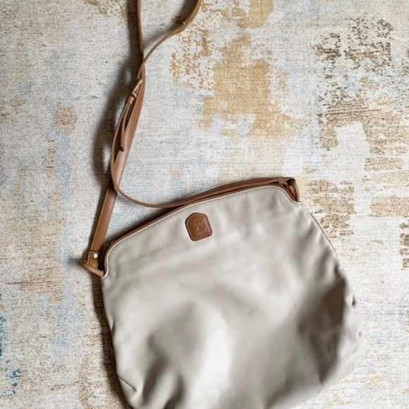 Celine crossbody, beautiful buttery ivory leather - Picture 2 of 13